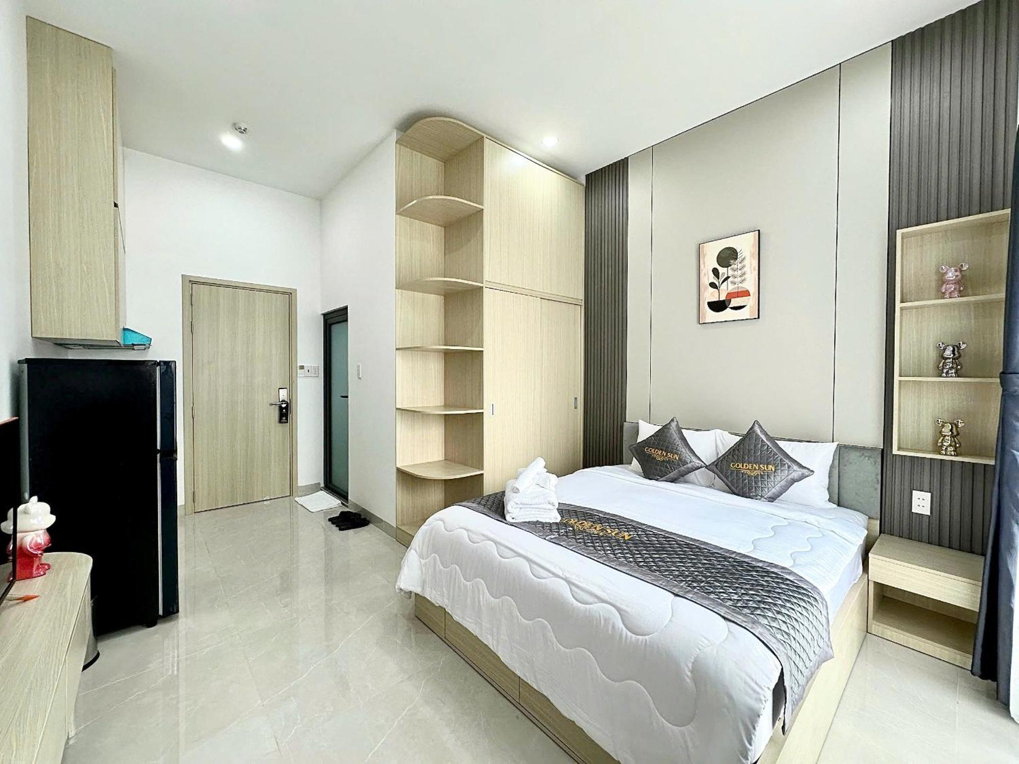 Golden Sun 5 Hotel