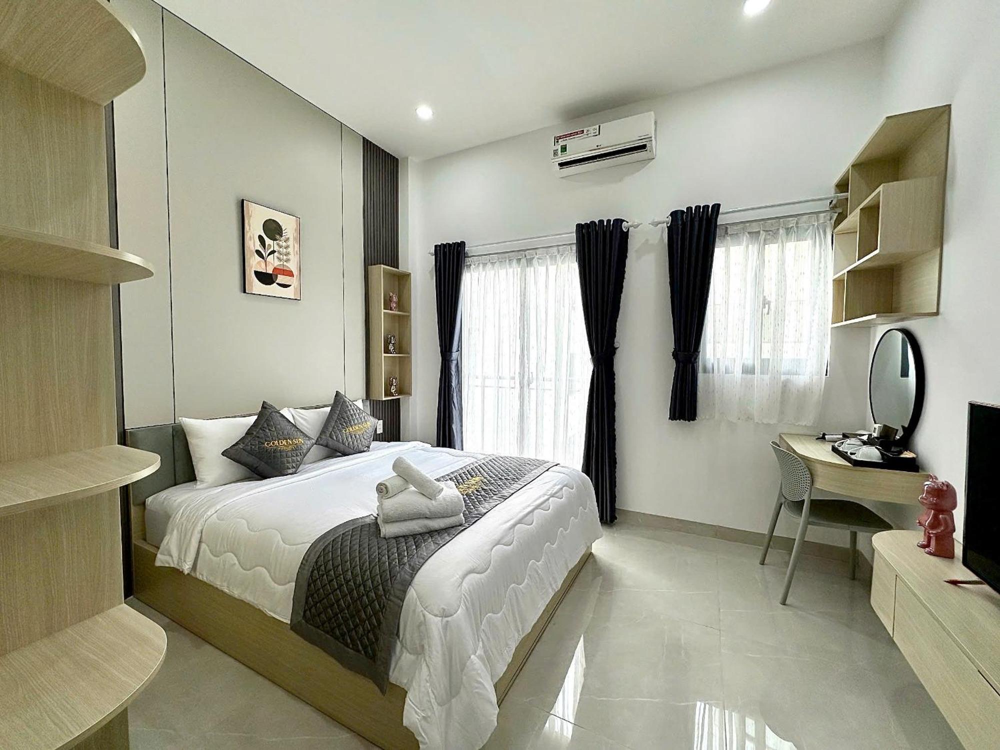 Golden Sun 5 Hotel