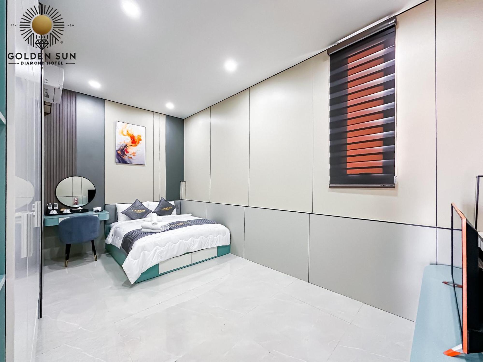Golden Sun 5 Hotel